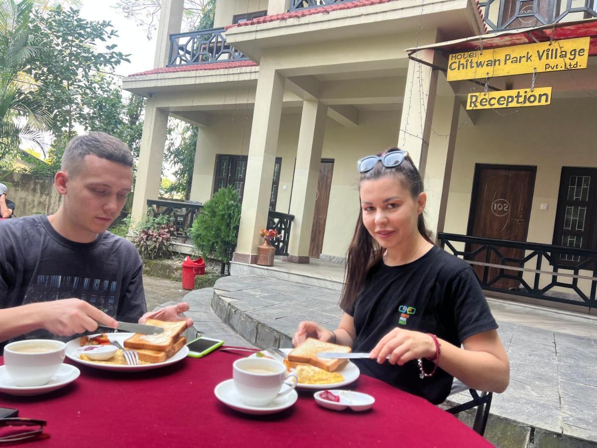 Hotel Chitwan Park Village โซราฮา ภายนอก รูปภาพ