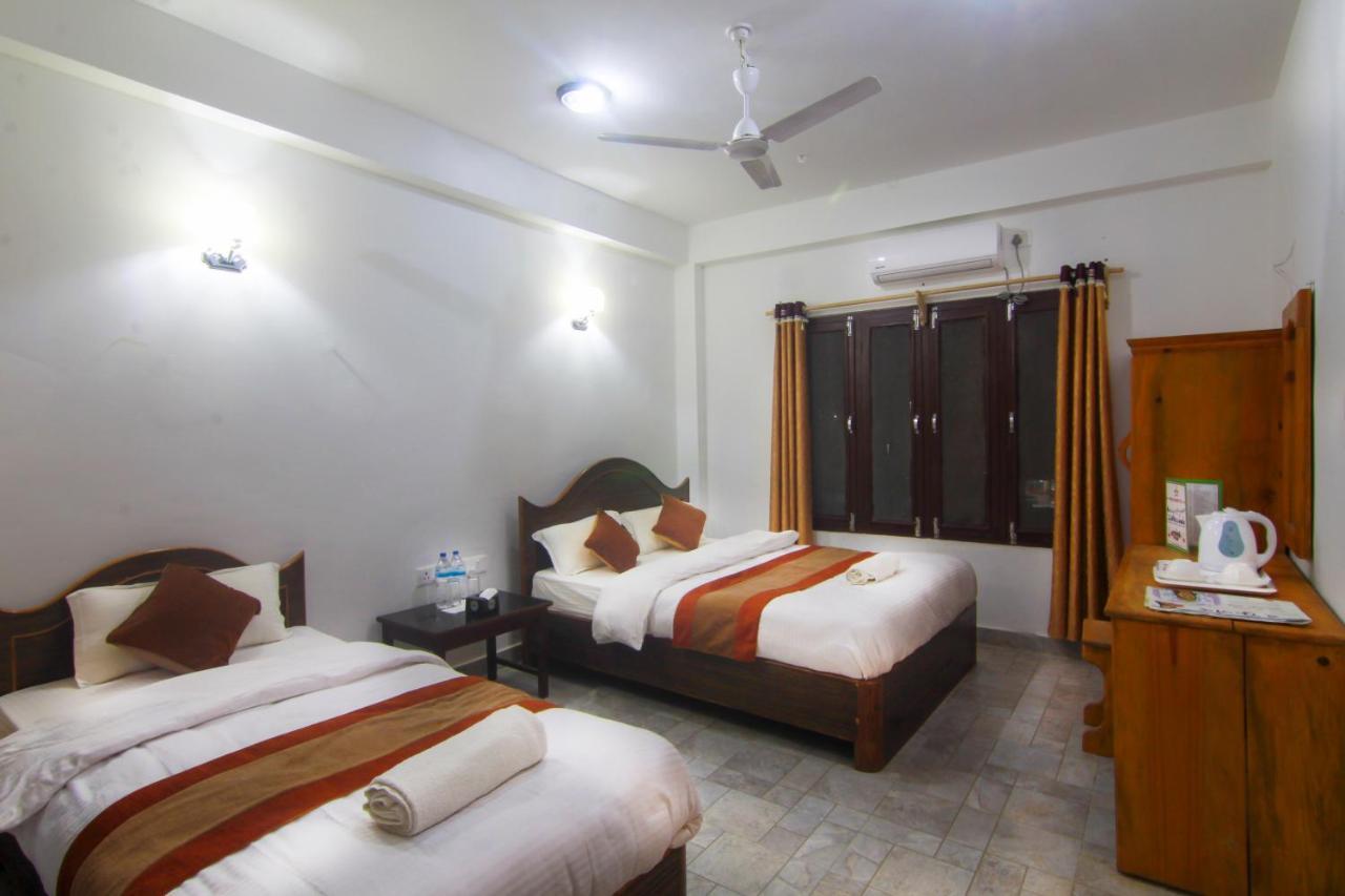Hotel Chitwan Park Village โซราฮา ภายนอก รูปภาพ