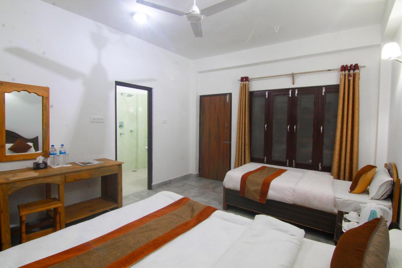 Hotel Chitwan Park Village โซราฮา ภายนอก รูปภาพ